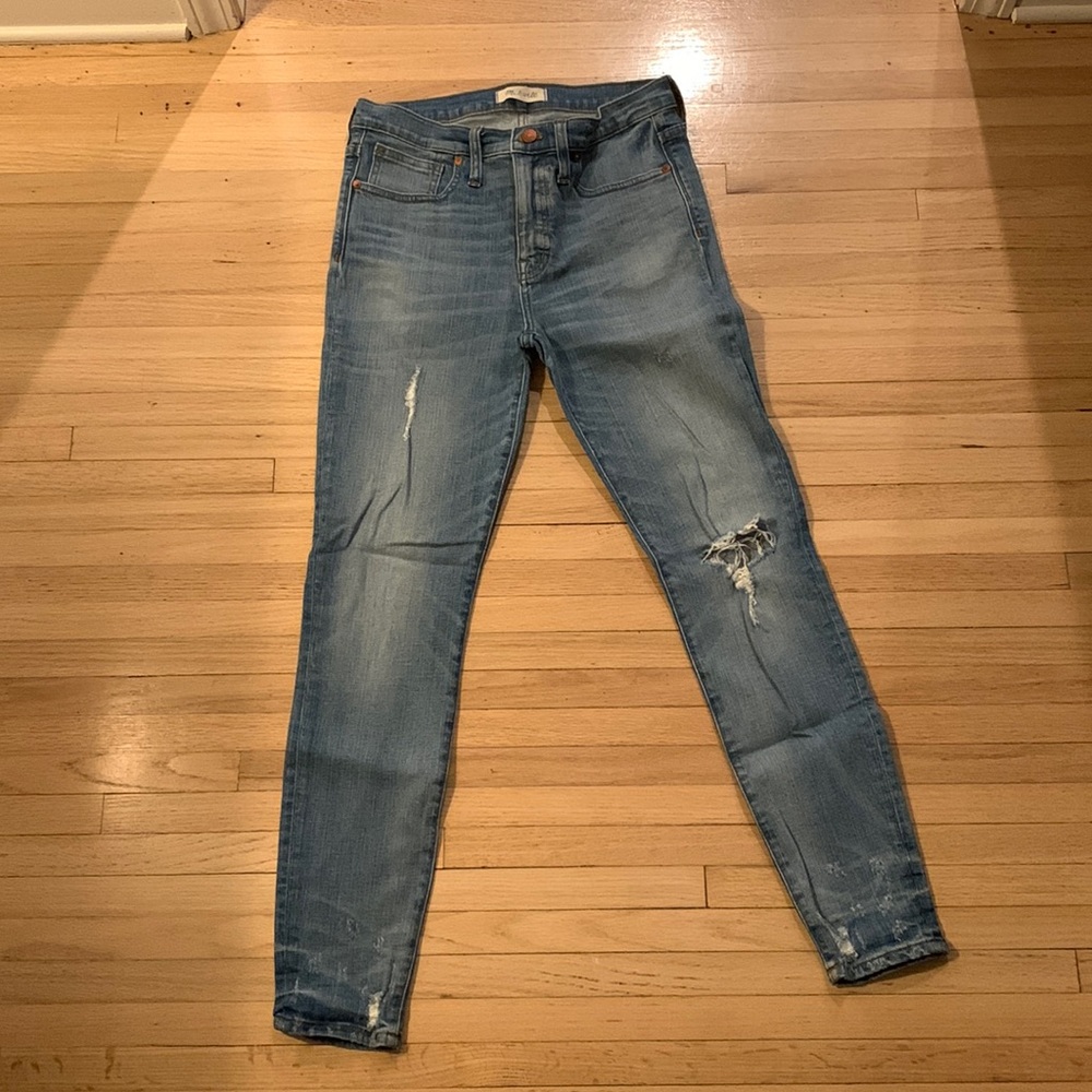 Madewell denim 9” inch high rise skinny. Distressed. Size 28